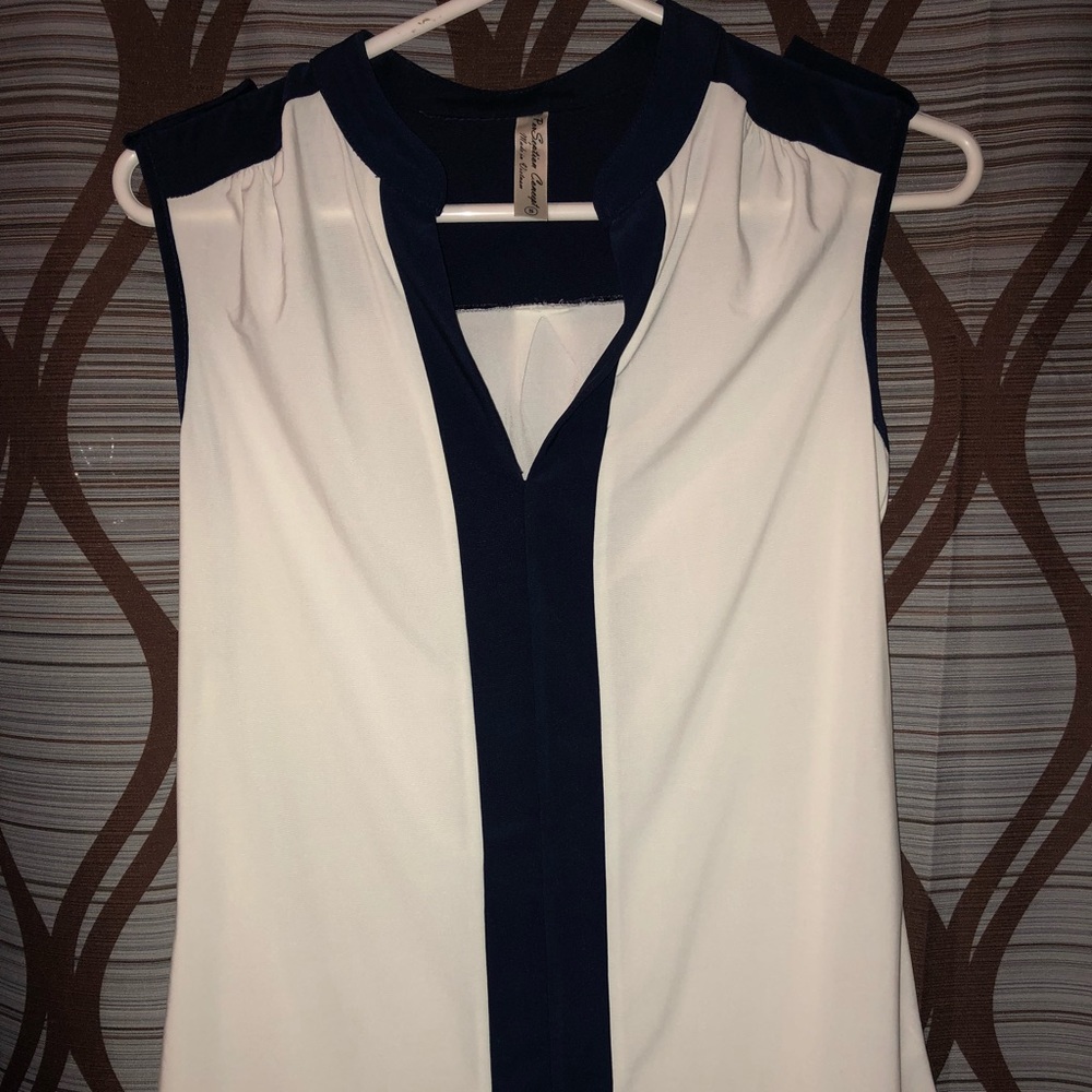 White & navy blue sleeveless top